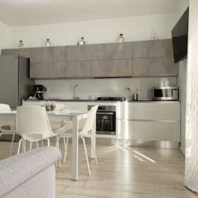 Appartamento in affitto a 3.500 € al mese a Catania, Via Francesco Crispi
