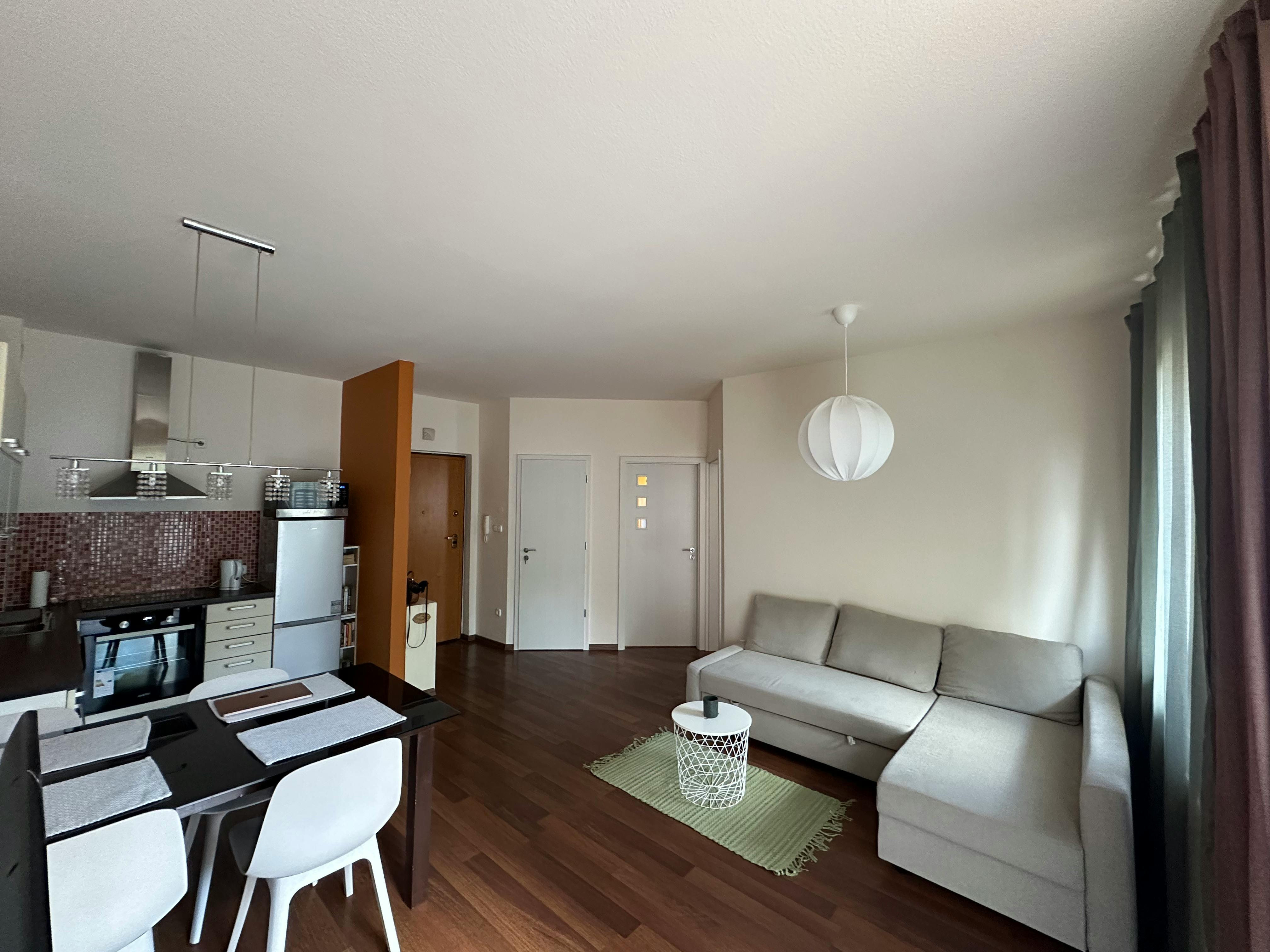 Auróra utca, Budapest preview