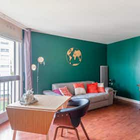 单间公寓 正在以 €890 的月租出租，其位于 Antony, Avenue Aristide Briand