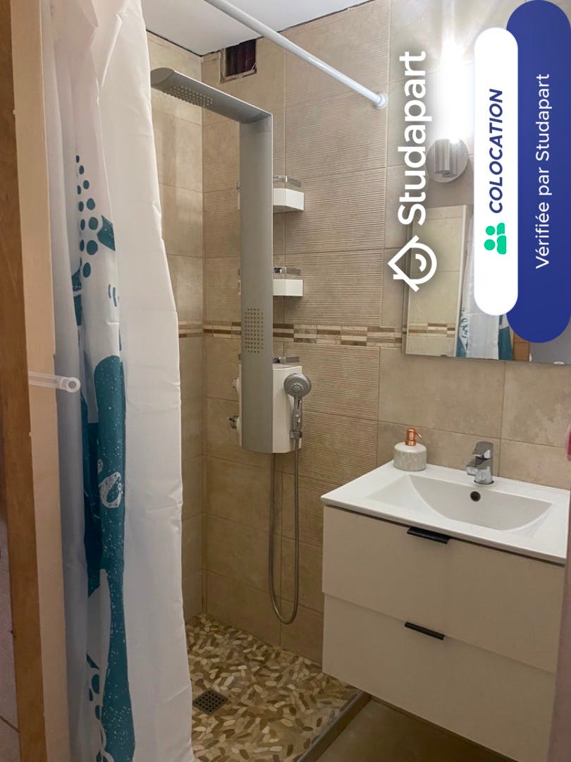 Private room for rent on Rue des Serruriers, Nice - Widok 4
