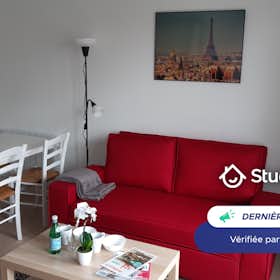 Appartement te huur voor € 950 per maand in Thorigny-sur-Marne, Rue Cornilliot