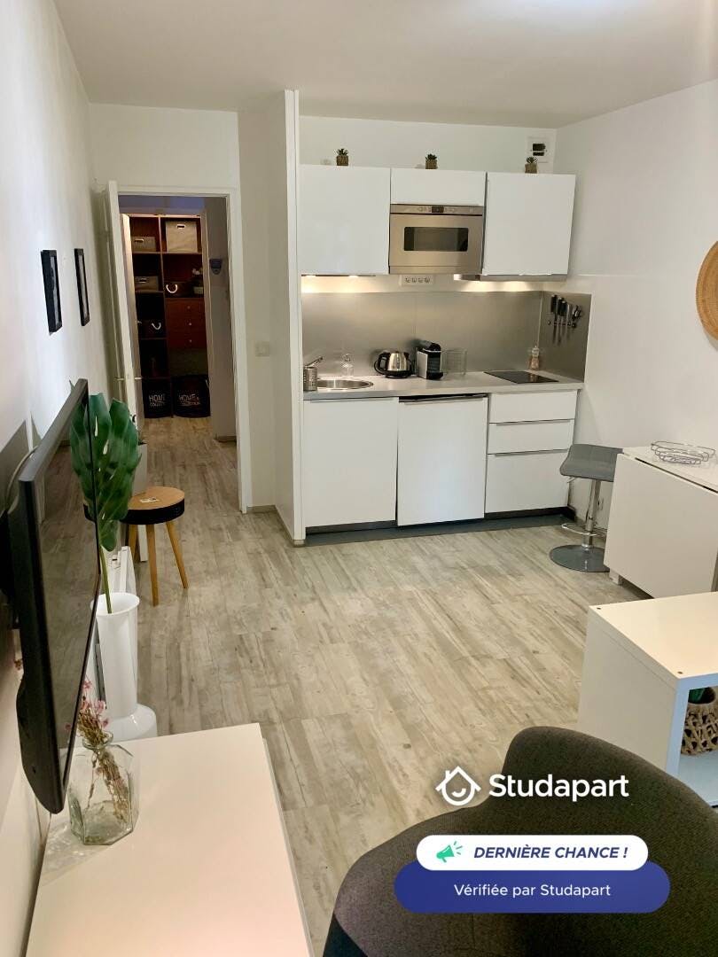 Apartment for rent for €750 per month in Marseille, Avenue de la Campagne Berger