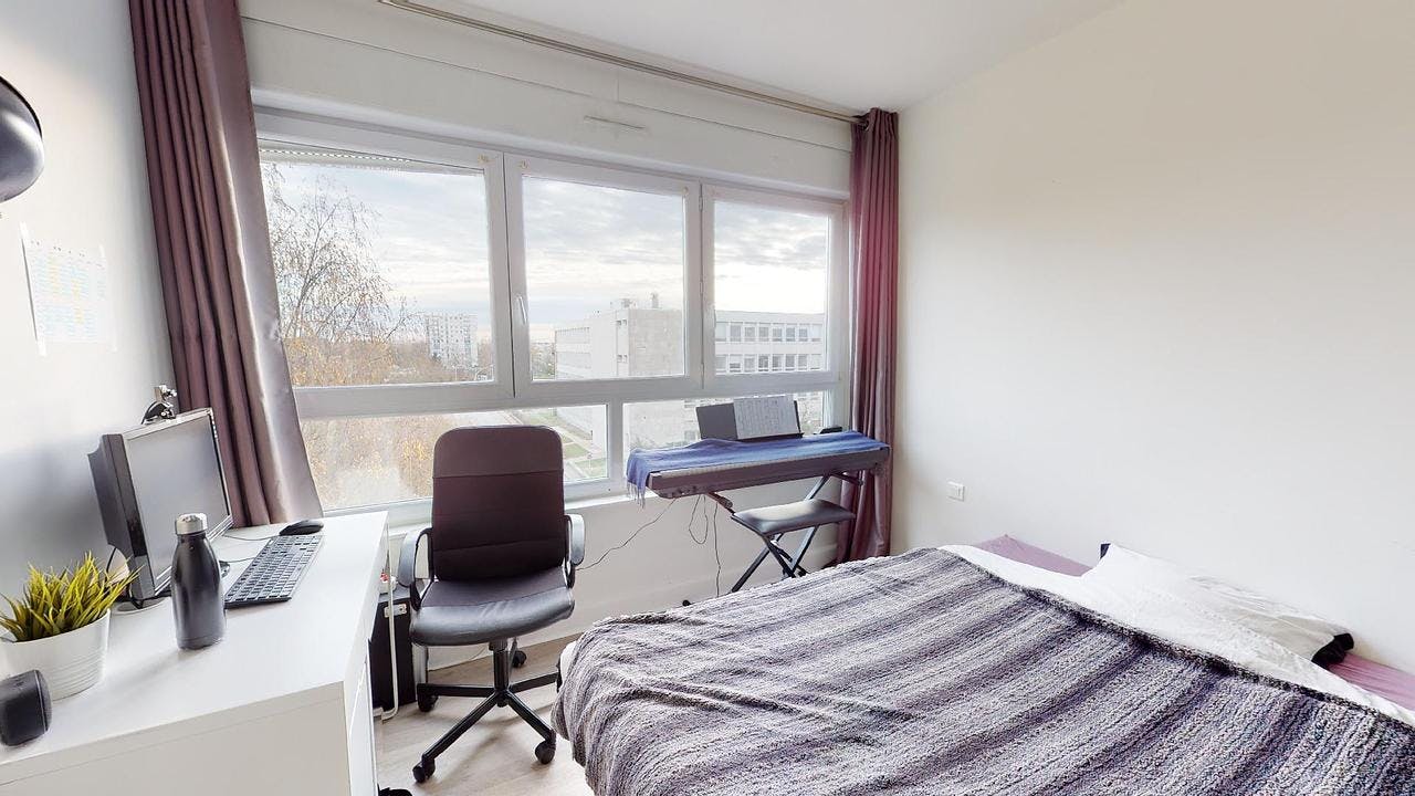 Private room for rent for €410 per month in Mont-Saint-Aignan, Place Colbert