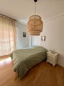 Apartamento para alugar por € 950 por mês em Sevilla, Avenida Torneo