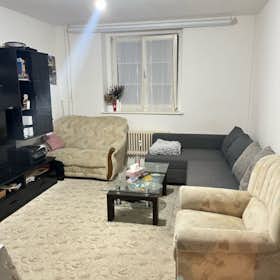 Apartment for rent for €1,200 per month in Berlin, Neuköllnische Allee