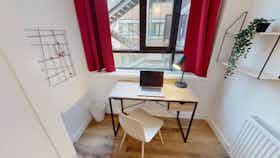 Private room for rent for €754 per month in Asnières-sur-Seine, Avenue Sainte-Anne