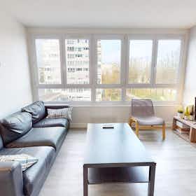 私人房间 正在以 €386 的月租出租，其位于 Mont-Saint-Aignan, Place Colbert
