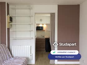Apartament de închiriat pentru 455 EUR pe lună în Caen, Rue Denise Olive