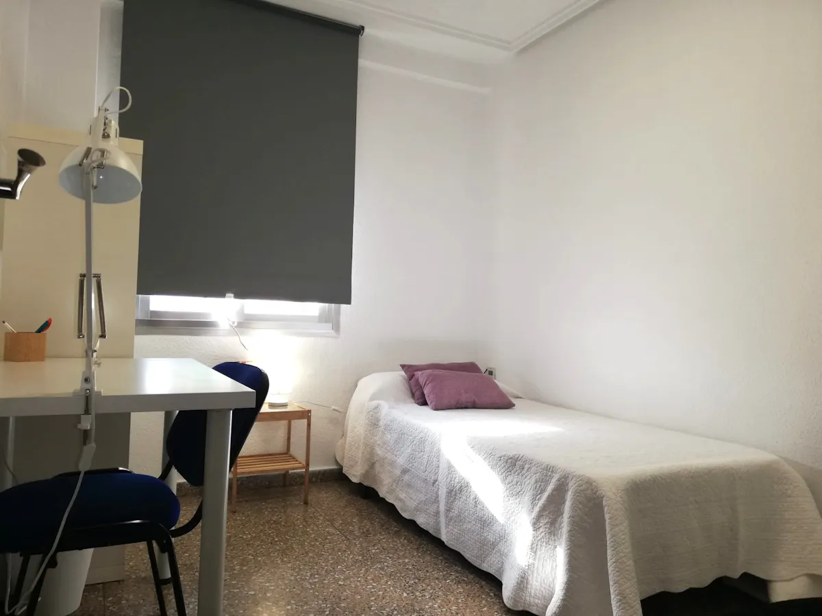 Private room in Carrer del Clariano, Valencia (1513324) ROOM