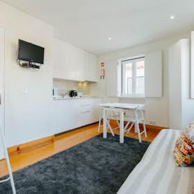 公寓 正在以 €9,999 的月租出租，其位于 Lisbon, Largo da Achada
