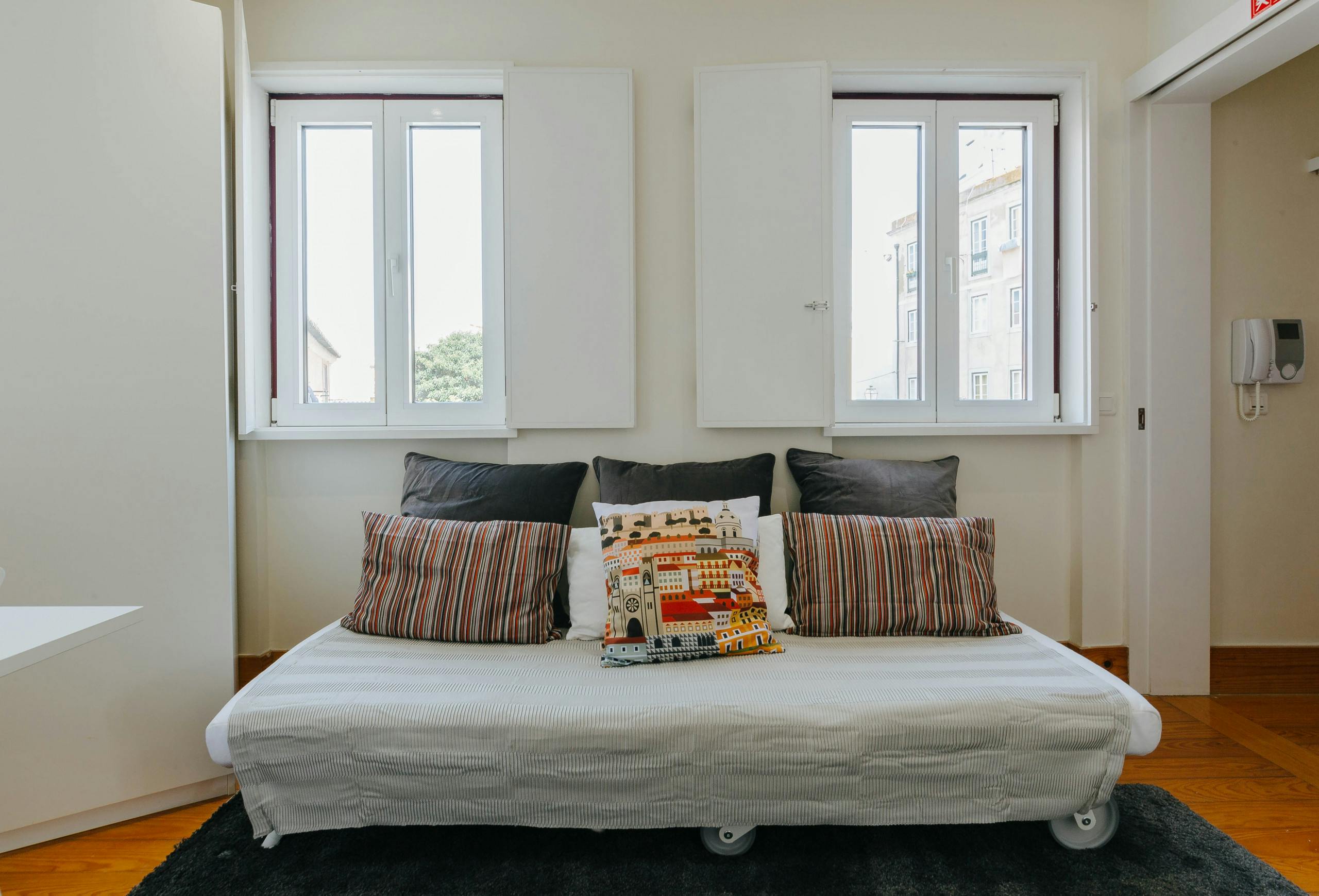 preview gallery tile