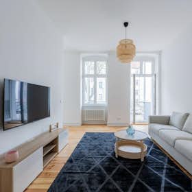 Apartment for rent for €1,650 per month in Berlin, Schulzendorfer Straße
