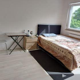 Mehrbettzimmer zu mieten für 750 € pro Monat in Munich, Reichenaustraße