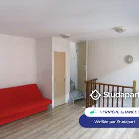 房源 正在以 €740 的月租出租，其位于 Valenciennes, Rue des Mauriennes