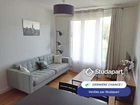 Appartement te huur voor € 980 per maand in Nantes, Boulevard Robert Schuman