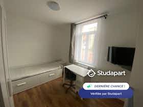 Casa para alugar por € 600 por mês em Roubaix, Place du Travail