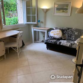 Отдельная комната сдается в аренду за 480 € в месяц в Antibes, Chemin du Valbosquet