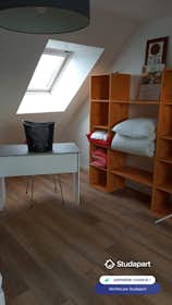 Chambre privée à louer pour 310 €/mois à Saint-Brieuc, Rue Debussy