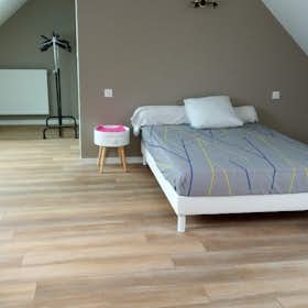 私人房间 正在以 €310 的月租出租，其位于 Saint-Brieuc, Rue Debussy