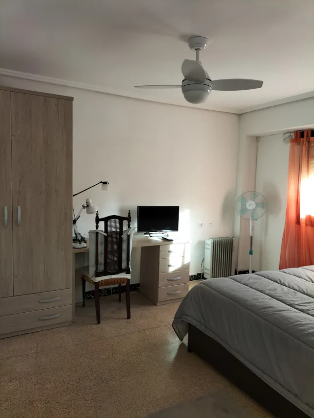 Private room in Calle Arquitecto Alfaro, Valencia (1513420) room image 1