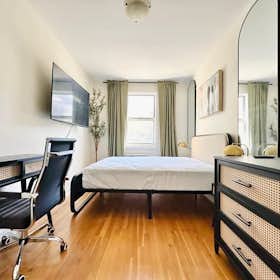 Cameră privată de închiriat pentru $1,020 pe lună în Brooklyn, Hawthorne St