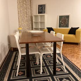 Apartment for rent for €1,400 per month in Amadora, Rua Manuel Ribeiro de Pavia