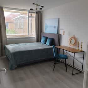私人房间 正在以 €990 的月租出租，其位于 Amstelveen, Schokland