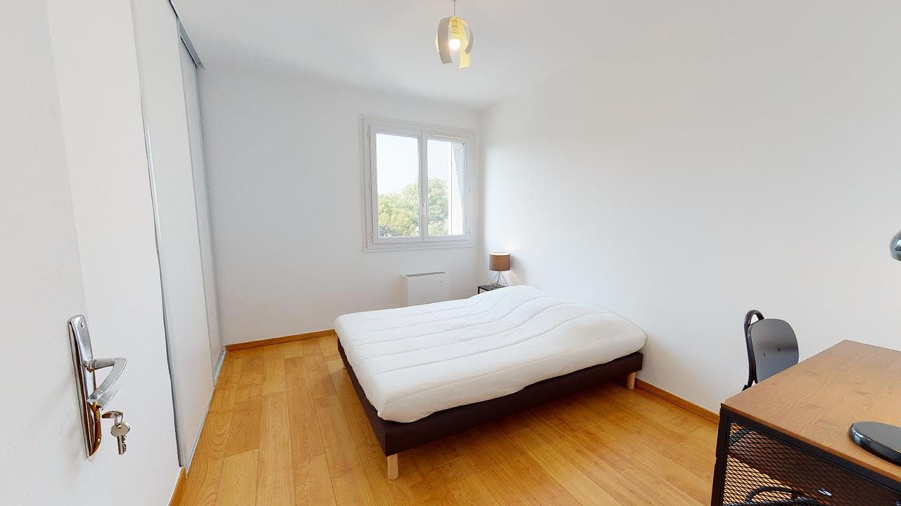 Private room for rent on Rue du Rhône, Lyon