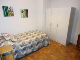 Private room for rent for €390 per month in Madrid, Calle de Francisco Silvela