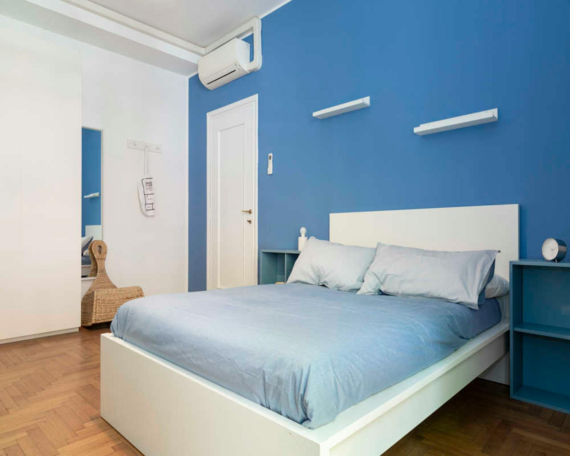 Via Tiziano, Milan preview