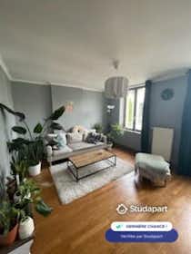 Apartamento para alugar por € 900 por mês em Nancy, Rue Gustave Simon