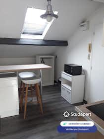 Apartamento para alugar por € 430 por mês em Reims, Rue Favart d'Herbigny