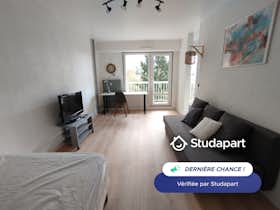 Apartment for rent for €450 per month in Saint-Étienne, Rue Crozet-Boussingault