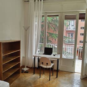Private room for rent for €430 per month in Trento, Via Regina Pacis
