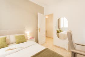 Private room for rent for €679 per month in Valencia, Carrer de Sant Vicent Màrtir