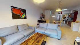 私人房间 正在以 €392 的月租出租，其位于 Roubaix, Rue Jean Moulin