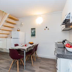 Appartement te huur voor € 1.200 per maand in Turin, Via Santa Giulia