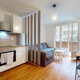Private room for rent for €525 per month in Villeurbanne, Rue Frédéric Fays