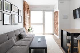 公寓 正在以 €1,000 的月租出租，其位于 Madrid, Calle Ricardo Ortiz