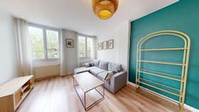 Apartamento para alugar por € 720 por mês em Saint-Étienne, Rue Fougerolle
