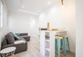Appartement te huur voor € 1.000 per maand in Madrid, Calle de la Paloma