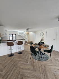 Apartment for rent for €2,300 per month in Vlaardingen, Markt