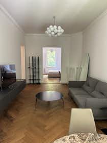 Lägenhet att hyra för 2 150 € i månaden i Frankfurt am Main, Oeder Weg