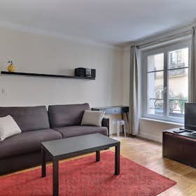 Studio for rent for €1,598 per month in Paris, Rue Saint-Roch