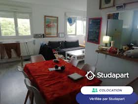 Private room for rent for €150 per month in Nîmes, Rue Dante