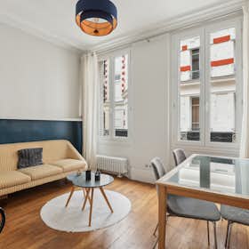 Apartment for rent for €4,280 per month in Paris, Rue Michel-Ange