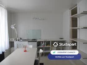 Apartament de închiriat pentru 420 EUR pe lună în Reims, Rue Belin