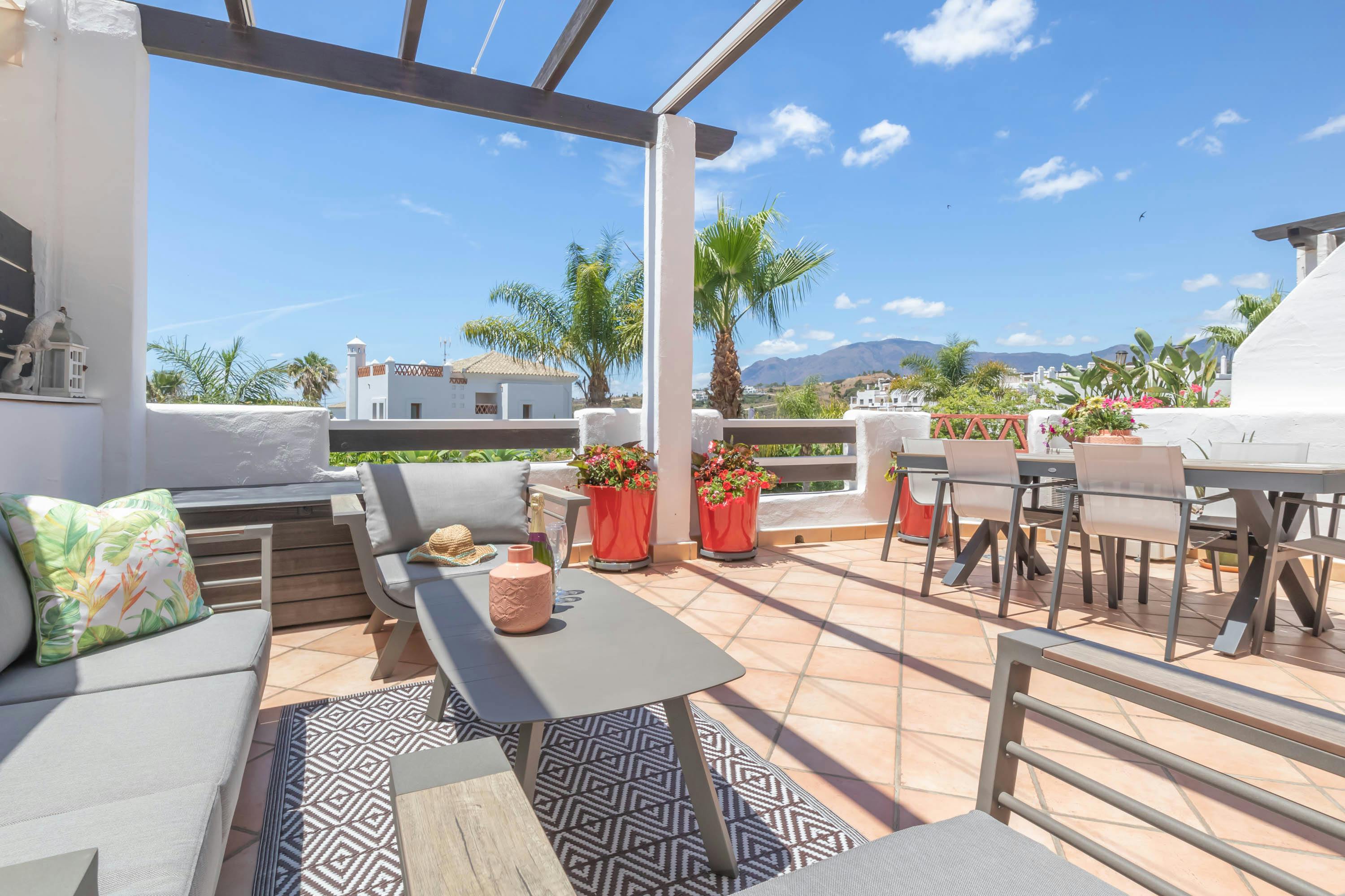 Apartamento en alquiler por 2300 € al mes en Estepona, Avenida la Resina