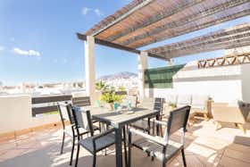 Wohnung zu mieten für 1.600 € pro Monat in Estepona, Terrenos Sup-E9 Norte Cancelada