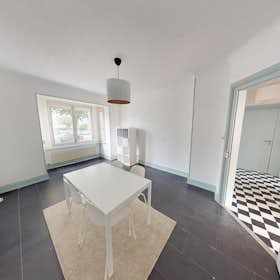Apartament de închiriat pentru 440 EUR pe lună în Mulhouse, Place Aichinger